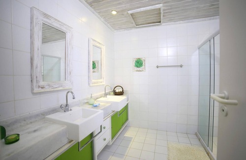 Jaua House | Casa Alto Padrão 4 Suítes Pé na Areia em Praia dos Lagos - BA