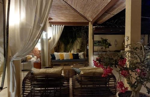 Village da Ferradura House | Casa alto padrão na Ferradura em condomínio com piscina privativa
