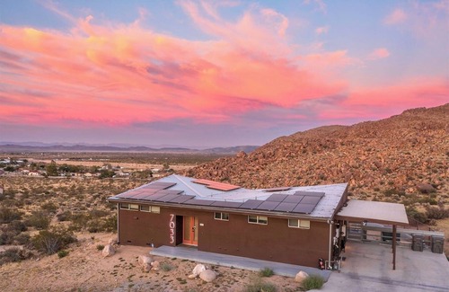 Joshua Tree House | Casa Altura: Heated Pool, Spa & Epic Views