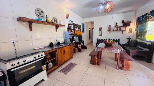 Aritagua Villa | Casa Amarela na praia para 13 pessoas