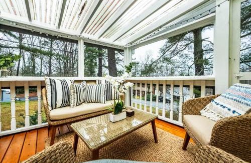 Royal Pines House | Casa Amarilla