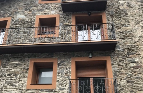 Llorts House | Casa amb encant in a quiet and rural setting