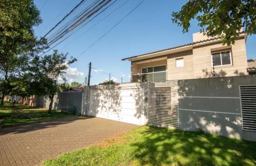 Foz do Iguacu House | Casa Ampla - Climatizada - Piscina-Aerea gourmet para ate 20 pessoas