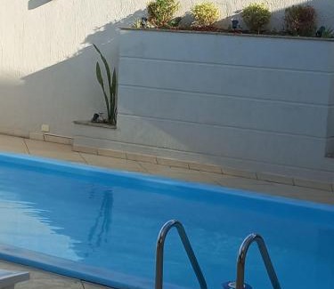 Foz do Iguacu House | Casa Ampla - Climatizada - Piscina-Aerea gourmet para ate 20 pessoas