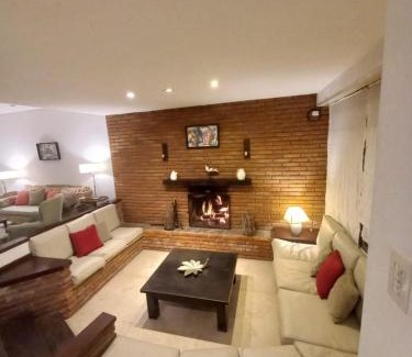 Bella Vista House | Casa amplia - Pileta y parque