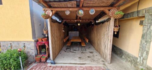 Novaci House | CASA ANDREEA