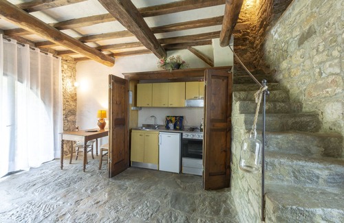 Rufina House | Casa Arco: Charming Cottage With Shared Pool And Valley Views near Florence