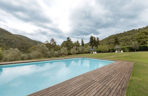 Rufina House | Casa Arco: Charming Cottage With Shared Pool And Valley Views near Florence