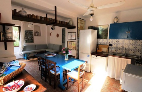 Ricadi House | Casa Arco, per 8 persone, con piscina condivisa e accesso alla spiaggia