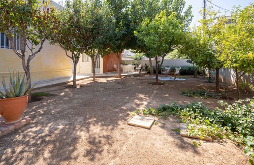 Elefsina House | Casa Art in Elefsina, 2min from Archaeological Site
