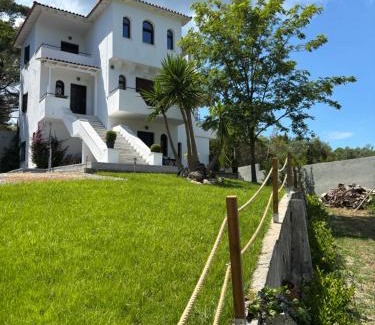 Paliouri Villa | Casa at the top of the hill