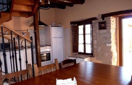 Mambrilla de Castrejon House | Casa Azul de la Ribera del Duero for 13 people
