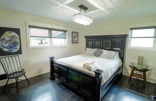 Chapin Apartment | Casa Azul - Lake Murray - Close in - Spa like bath
