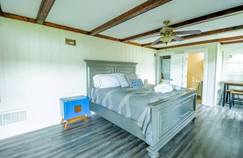 Chapin Apartment | Casa Azul - Lake Murray - Close in - Spa like bath