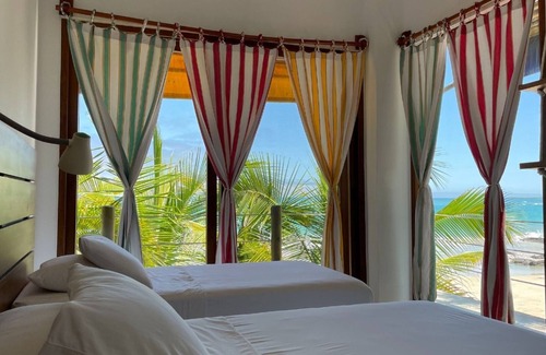 Puerto Villamil Apartment | Casa Azul: Ocean View