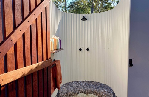 Taunton Cabin | Casa Azul | Off-grid Hideaway Agnes Water & 1770 | your hotel room in bush