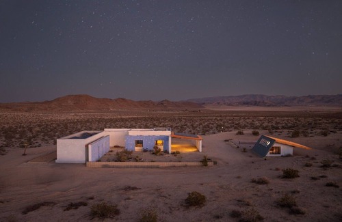 Joshua Tree House | Casa Azzurra by Fieldtrip | Architectural Retreat w/Pool, Spa, & Pickleball