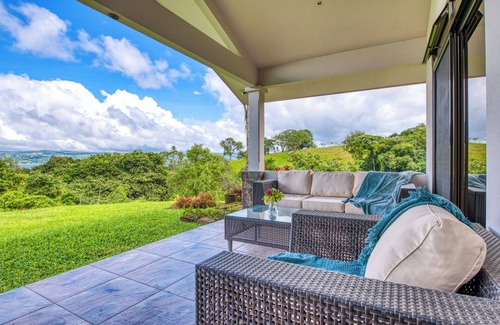 Tronadora House | Casa B Happy Lake View Paradise!