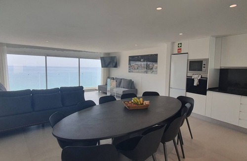 Peneco Beach Villa | Casa Bari, Vous Offre une vue à Couper le Souffle, en 1ère Ligne sur L'océan