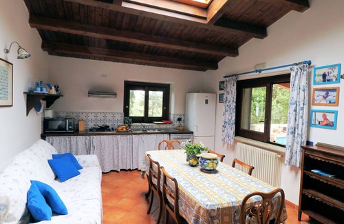 Ricadi House | Casa Basiluzzo, for 6 people with shared swimming pool and access to the beach