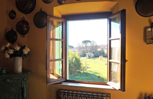 Vicopisano Apartment | "Casa Bella Vista" Medieval tuscan apartment -family/group friendly near Pisa
