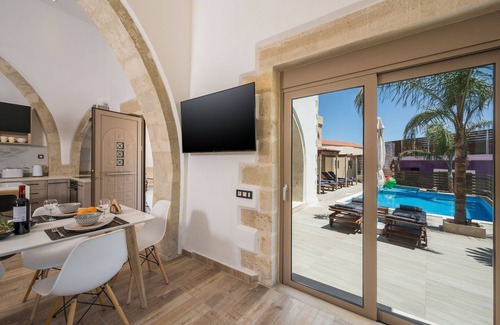 Kournas Villa | Casa Belvedere Villa with Private Pool and Heated Jacuzzi