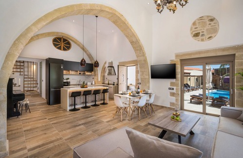 Kournas Villa | Casa Belvedere Villa with Private Pool and Heated Jacuzzi