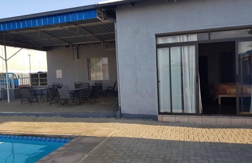 Windhoek West House | casa bem vindo Windhoek (3)