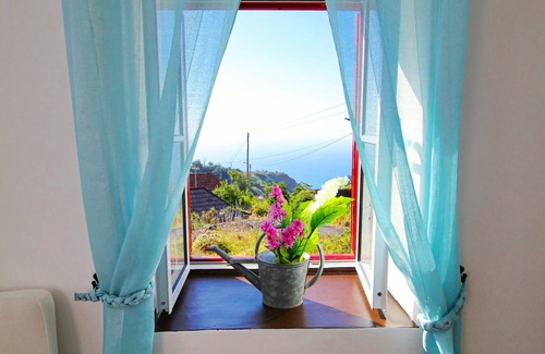 Ponta do Pargo Cottage | Casa Benedita | Countryside House with Mountain & Sea View