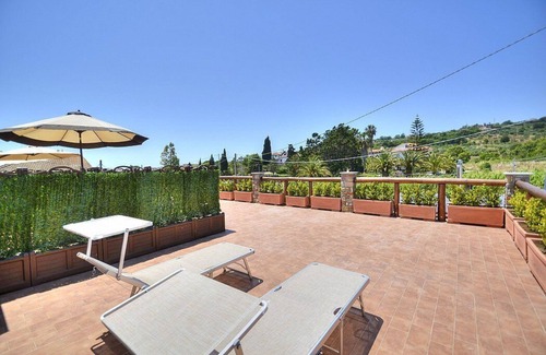 Marina di Casal Velino House | Casa Biancolilla A: A welcoming apartment situated at a short distance from the beach, with Free WI-FI.