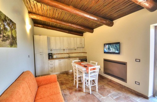 Marina di Casal Velino House | Casa Biancolilla C: A welcoming apartment situated at a short distance from the beach, with Free WI-FI.