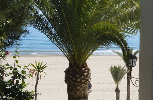 Cala Apartment | Casa Blanca 4, apartment right on the beach with fantastic views
