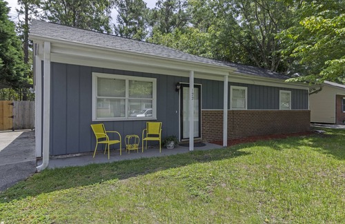 Myrtle Grove House | Casa Blue at Myrtle Grove, 10 minutes to Carolina Beach! 4 Beds, 1 Bath Sleeps 6