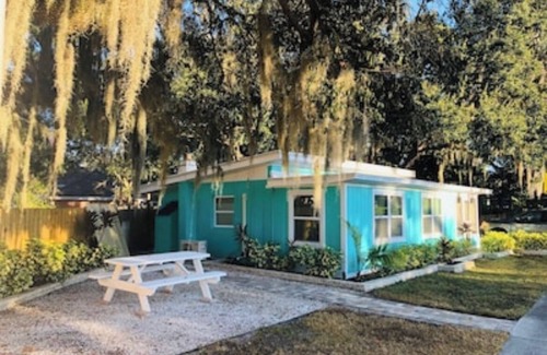 Safety Harbor House | Casa Blue - Beautiful Renovated Cottage Close to Downtown!