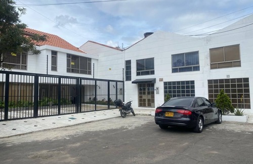 Suba House | Casa Boutique de Lujo Entera, Excelente Ubicación