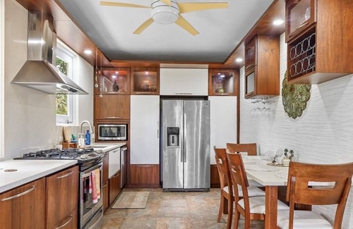 Aguacate House | Casa Bravo-Premier BEACH VIEW- Shacks Beach-Near Villa Montana Beach Resort