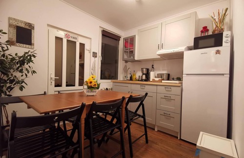 Sinaia House | Casa Bunicilor - 3 bedroom house in center Sinaia