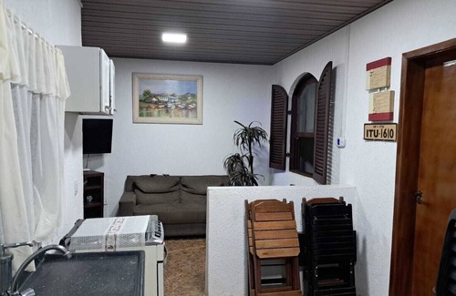 Raul Cury Ski Chalet | Casa c pisc, churrasq, pet friendly a 200m do mar