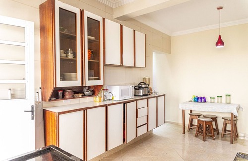 Itanhaem House | Casa c Wi-Fi, piscina e churrasqueira em Itanhaém