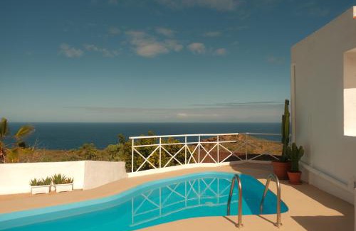 Icod de los Vinos Apartment | Casa Cactus - heated pool and only 5 boutique apartments