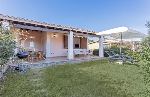 Tertenia Apartment | Casa Cactus Seaview with Pool
