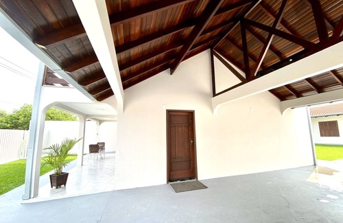 Caioba House | Casa Caiobá! 4 Quartos com Ar-cond., 4 Vagas de Estacionamento, Amplo Quintal!
