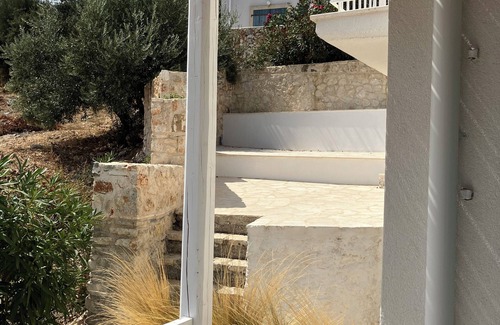 Fiskardo Villa | Casa Calipso, a Cosy and Elegant Traditional House 5 Minutes From Fiskardo