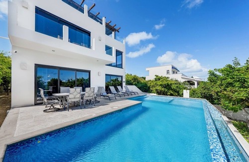 Isla Mujeres Villa | Casa Camacho - 3BR 3.5BA Modern Caribbean Villa on Isla Mujeres
