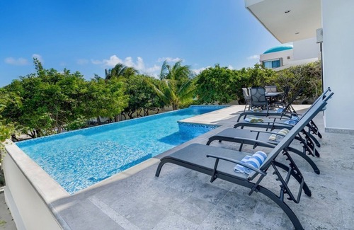 Isla Mujeres Villa | Casa Camacho - 3BR 3.5BA Modern Caribbean Villa on Isla Mujeres