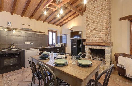 Pontassieve House | Casa Camomilla C: A characteristic and welcoming two-story independent house surrounded by meadows and by green hills, with Free WI-FI.