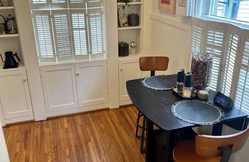 Pinehurst House | Casa Capstone – 4BR Near Stadium, Walk to Stadium & Downtown!