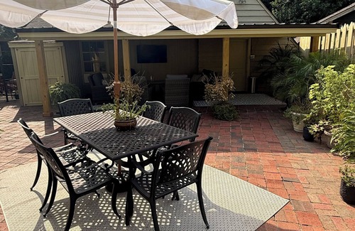 Pinehurst House | Casa Capstone – 4BR Near Stadium, Walk to Stadium & Downtown!