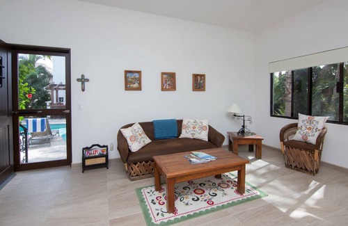 El Pescadero House | Casa CascadaCerritos Pool casita private Oasis only mins to the beach nest 2012