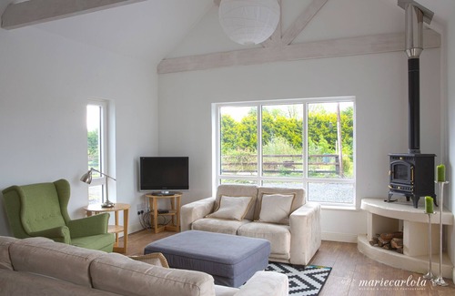 Ennis Cottage | Casa Ceol - tranquil country setting by Ennis